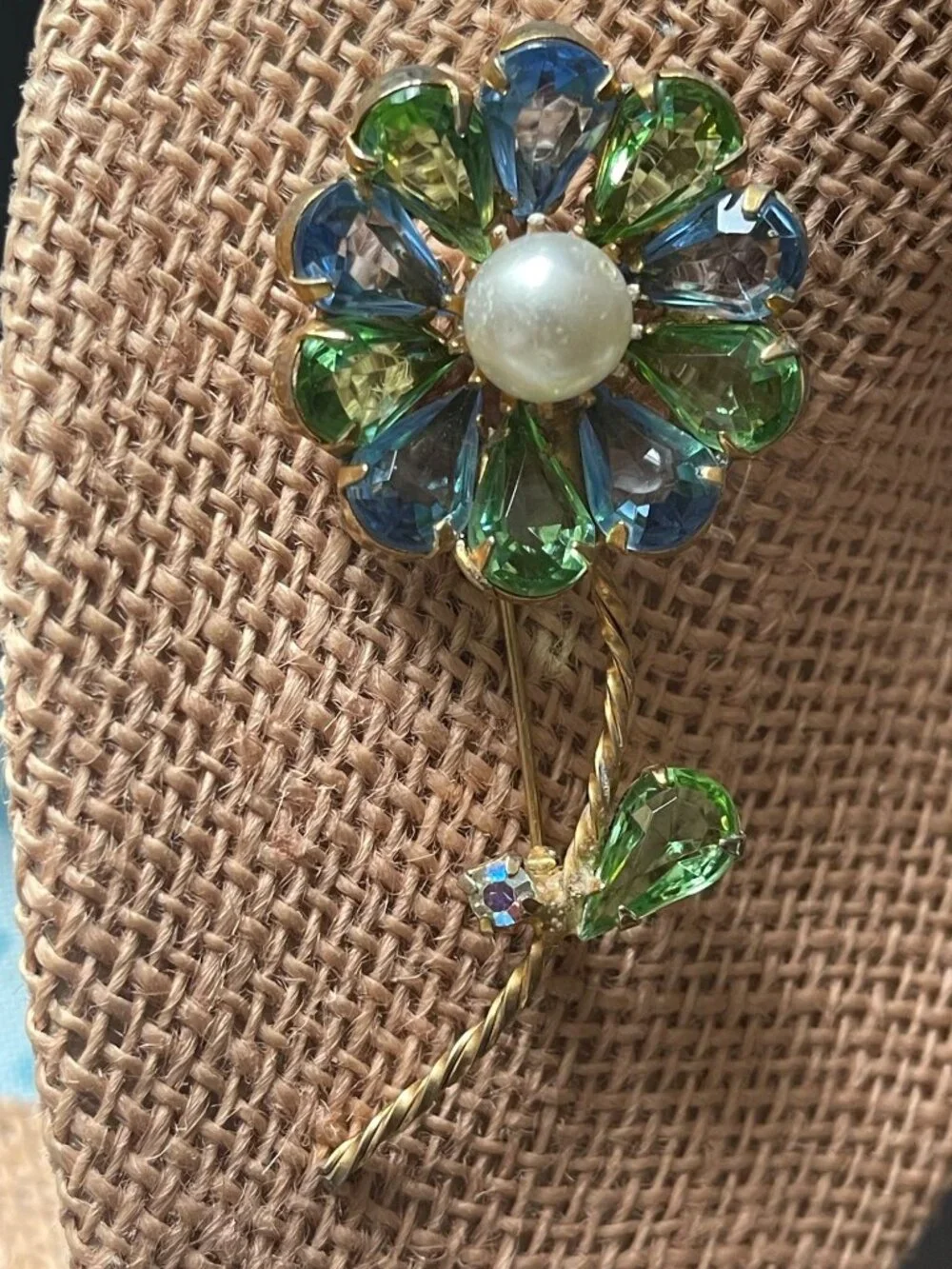 Vintage Gold-Tone Flower Brooch With Pearl Center & Blue-Green Glass Petals Flor